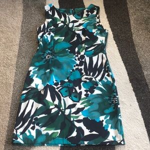 😎 Amazing Sleeveless Fitted Dress